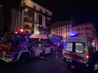 Bursa'da otelde çıkan yangında 8 kişi dumandan etkilendi