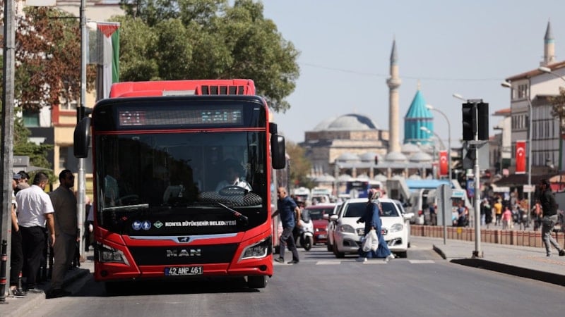 Uğur İbrahim Altay: Türkiye'nin en ucuz öğrenci ulaşımı Konya'da