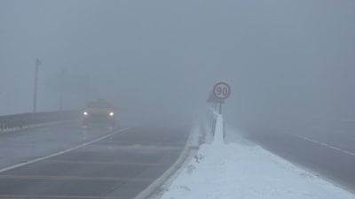 Bolu Dağı'nda sis sürücüleri zorluyor