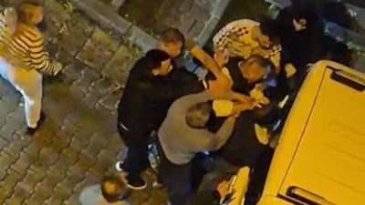 İstanbul'da sokak ortasında hatalı park kavgası