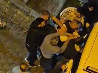 İstanbul'da sokak ortasında hatalı park kavgası