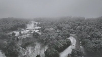 Çamlıca Tepesi'nde karın keyfini aileler çıkardı