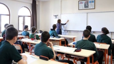 MEB yönetici görevlendirme ve öğretmenlerin yer değiştirme takvimlerini açıkladı