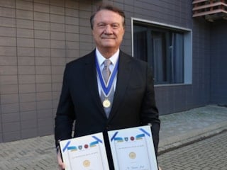 Hasan Arat, Kosova Cumhurbaşkanlığı Onur Nişanı'na layık görüldü