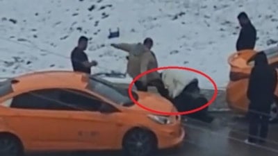 Ankara'da tekmeli yumruklu darp kamerada