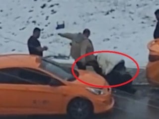 Ankara'da tekmeli yumruklu darp kamerada