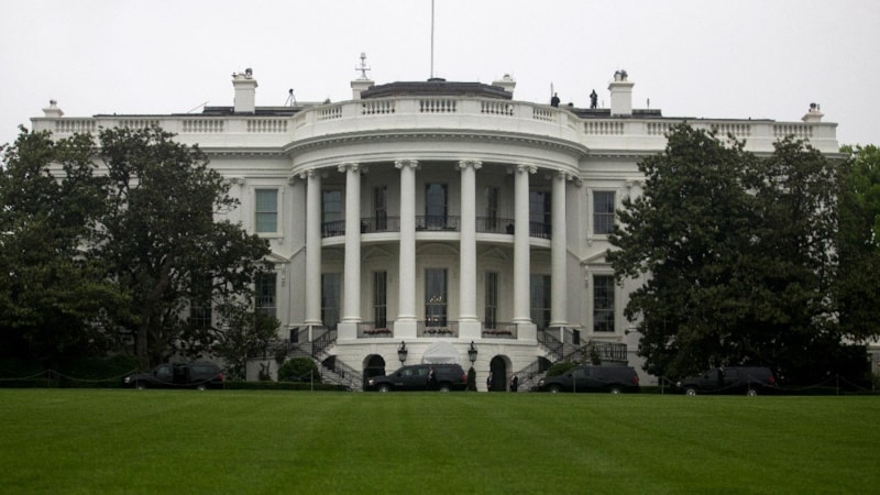 Beyaz Saray: Trump, İran'a karşı güç kullanabilir