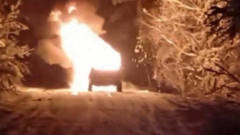 Bursa'da alev alev yanan cip hurdaya döndü