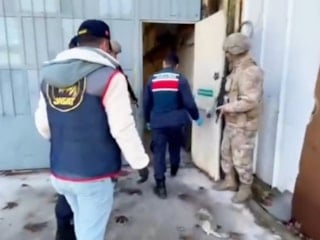 İzmir'de 1 ton 625 kilo uyuşturucu ham maddesi ele geçirildi