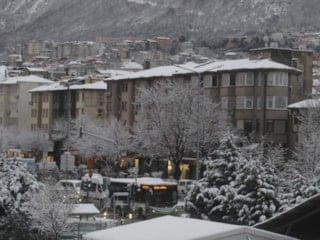 Bursa sabaha beyaz örtüyle uyandı