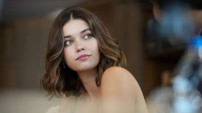 A.B.İ'nin Çağla'sı bakın nasıl ünlü olmuş! Afra Saraçoğlu'nu keşfeden isim...