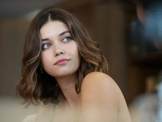 A.B.İ'nin Çağla'sı bakın nasıl ünlü olmuş! Afra Saraçoğlu'nu keşfeden isim...