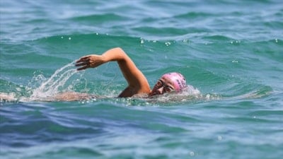 Bengisu Avcı, bu kez buzullardaki erimeye karşı kulaç atacak