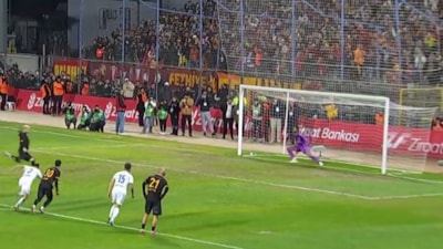 Galatasaray'da Mauro Icardi penaltı kaçırdı