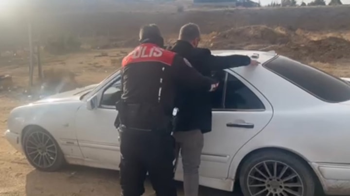 Kırıkkale'de 15 ayrı suçtan aranan şüpheli yakalandı