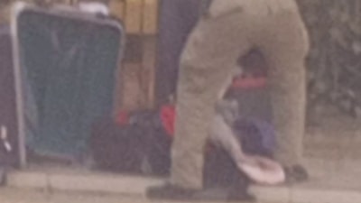 Hatay'da şüpheli çantadan elbise çıktı