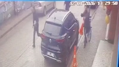 Adana'da çocuğunun eski öğretmenini darbetti