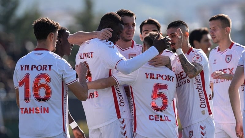 Samsunspor, 8 gollü maçı kazandı