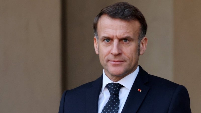 Macron: Grönland'ın egemenliğinin ihlal edilmesinin 
