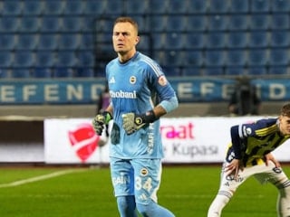 Mert Günok, Fenerbahçe'de eldiveni aldı