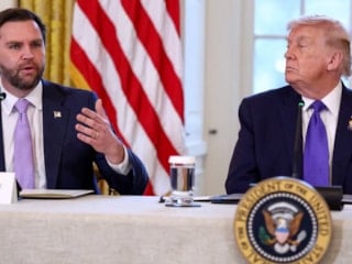 Trump'ın Venezuela'da askeri güç kullanmasını engellemeye yönelik tasarı reddedildi