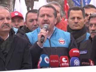 Memur-Sen, Hazine Bakanlığı'nın önünde gelirde adalet, ücrette denge, kamuda çalışma barışı istedi