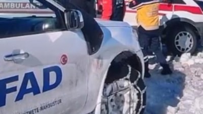 Tunceli'de 12 yaşındaki çocuk ve yaşlı kadını AFAD tarafından hastaneye ulaştırıldı