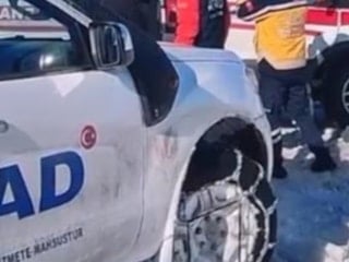 Tunceli'de 12 yaşındaki çocuk ve yaşlı kadını AFAD tarafından hastaneye ulaştırıldı