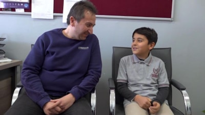 Gaziantep'te nefes borusuna yemek kaçan öğrencisini Heimlich manevrasıyla kurtardı