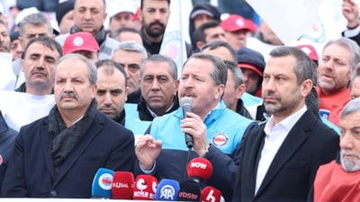 Memur-Sen, Hazine ve Maliye Bakanlığı önünde: Gelirde adalet, ücrette denge istiyoruz