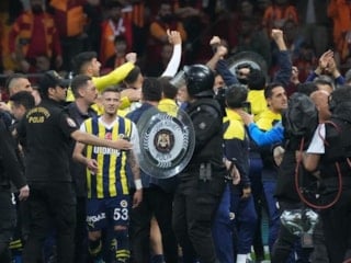 Olaylı derbi davası: Mert Hakan Yandaş ve Jayden Oosterwolde'ye hapis cezası