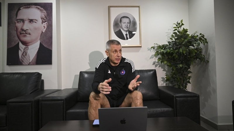 Radostin Stoytchev, AA'nın 