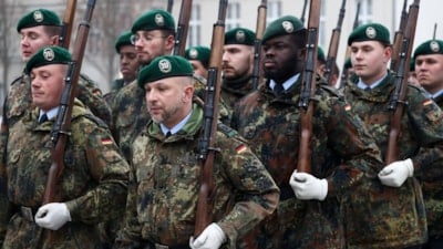 Almanya’da 700 bin gence askerlik için mektup göndermeye başlandı