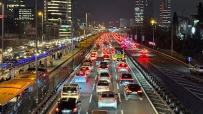 İstanbul'da akşam saatlerinde trafik yoğunluğu yüzde 89'a kadar çıktı
