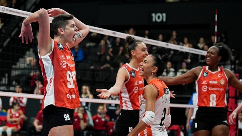 Eczacıbaşı, Olympiakos'a set vermedi