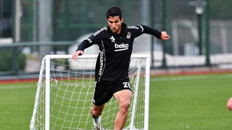 Beşiktaş taraftarından Necip Uysal'a destek