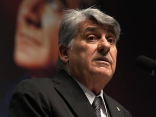 Beşiktaş tribünlerinden Serdal Adalı'ya tepki