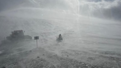 Trabzon'un yükseklerinde kar fırtınası etkili oluyor