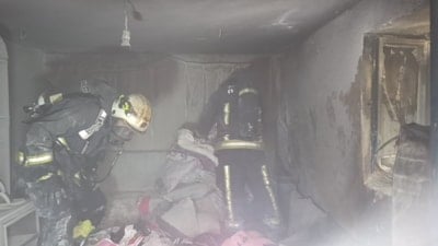 Antalya'da binada korkutan yangın