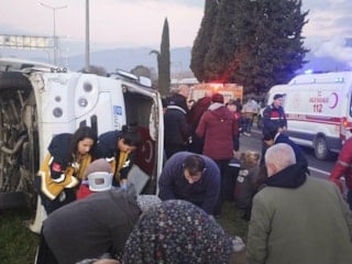 Aydın'da işçi servis minibüsü devrildi