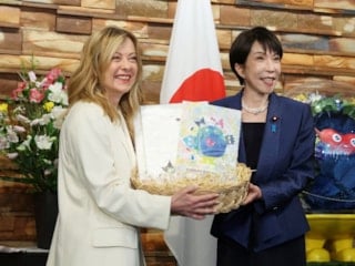 Sanae Takaiçi'den Giorgia Meloni'ye doğum günü sürprizi