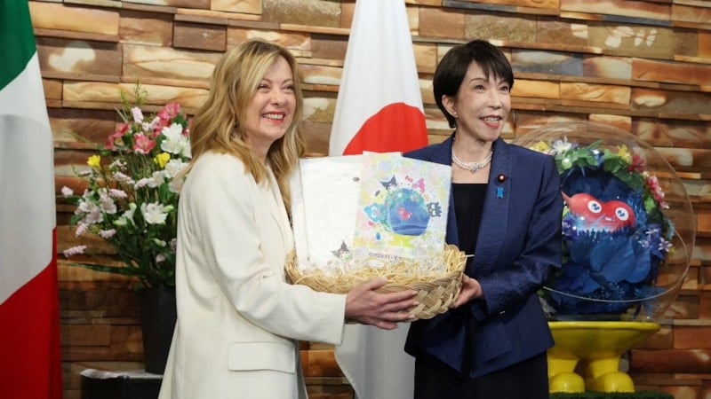 Sanae Takaiçi'den Giorgia Meloni'ye doğum günü sürprizi