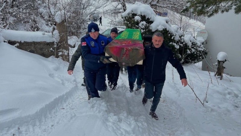 Ordu'da ailesine ulaşılamayan 11 yaşındaki Damla'yı protokol defnetti