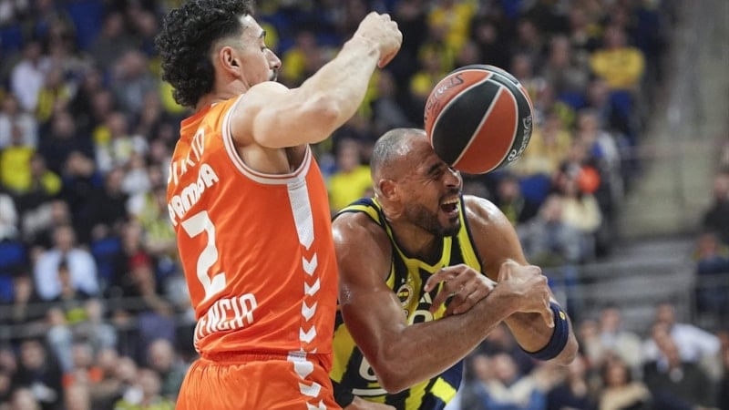 Fenerbahçe evinde Valencia'yı devirdi