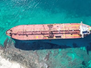 Çanakkale'de karaya oturan tanker 12 gün sonra kurtarıldı