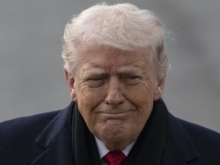 Trump, Grönland konusunda NATO ile görüştüklerini söyledi