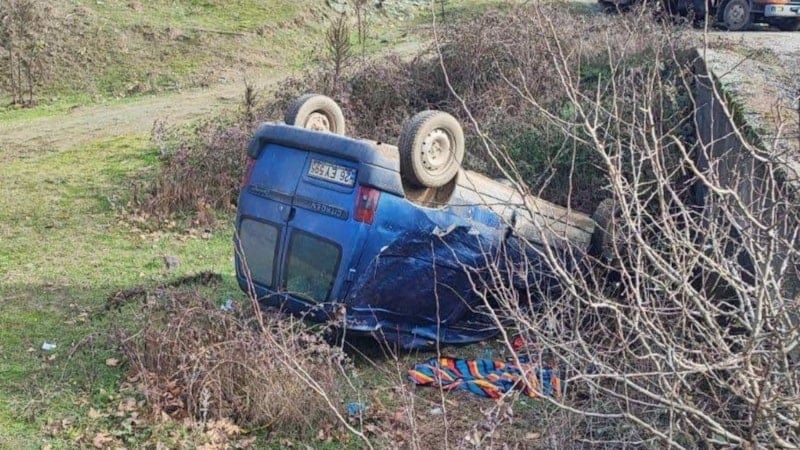 Bilecik'te kontrolden çıkan araç köprüden aşağı uçtu