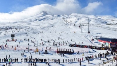Erciyes Kayak Merkezi'nde yeni sezonun ilk ayında 1 milyon ziyaretçi