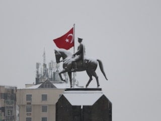 Kayseri'de kar yağışı etkisini sürdürüyor