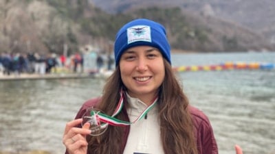 Bengisu Avcı, buz yüzmede Türkiye rekorunu kırdı